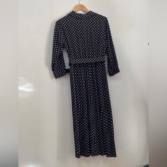 French Connection - Spotted long sleeve Dress with pleated skirt - Size 10 - Picture 8 of 8